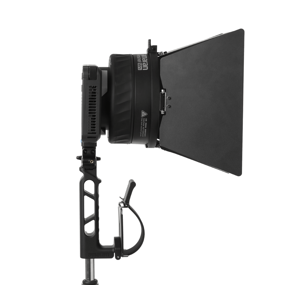 Side view of amaran mini fresnel and barndoors.