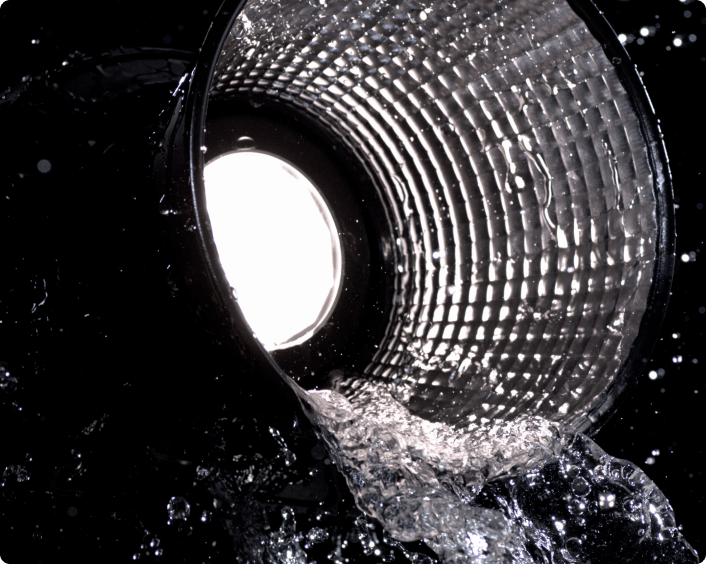 The new Aputure 600c Pro II water resistant with its standard reflector that is included in the UK kit. .