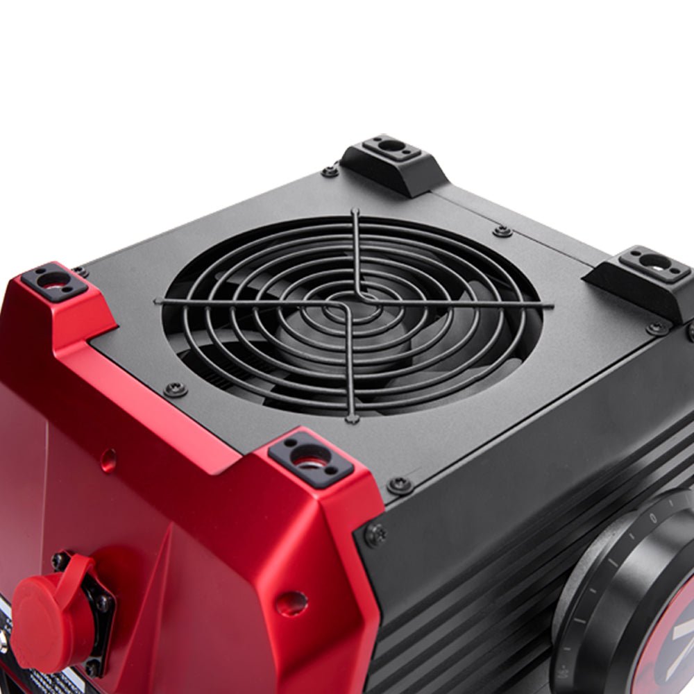 Aputure STORM 700x.