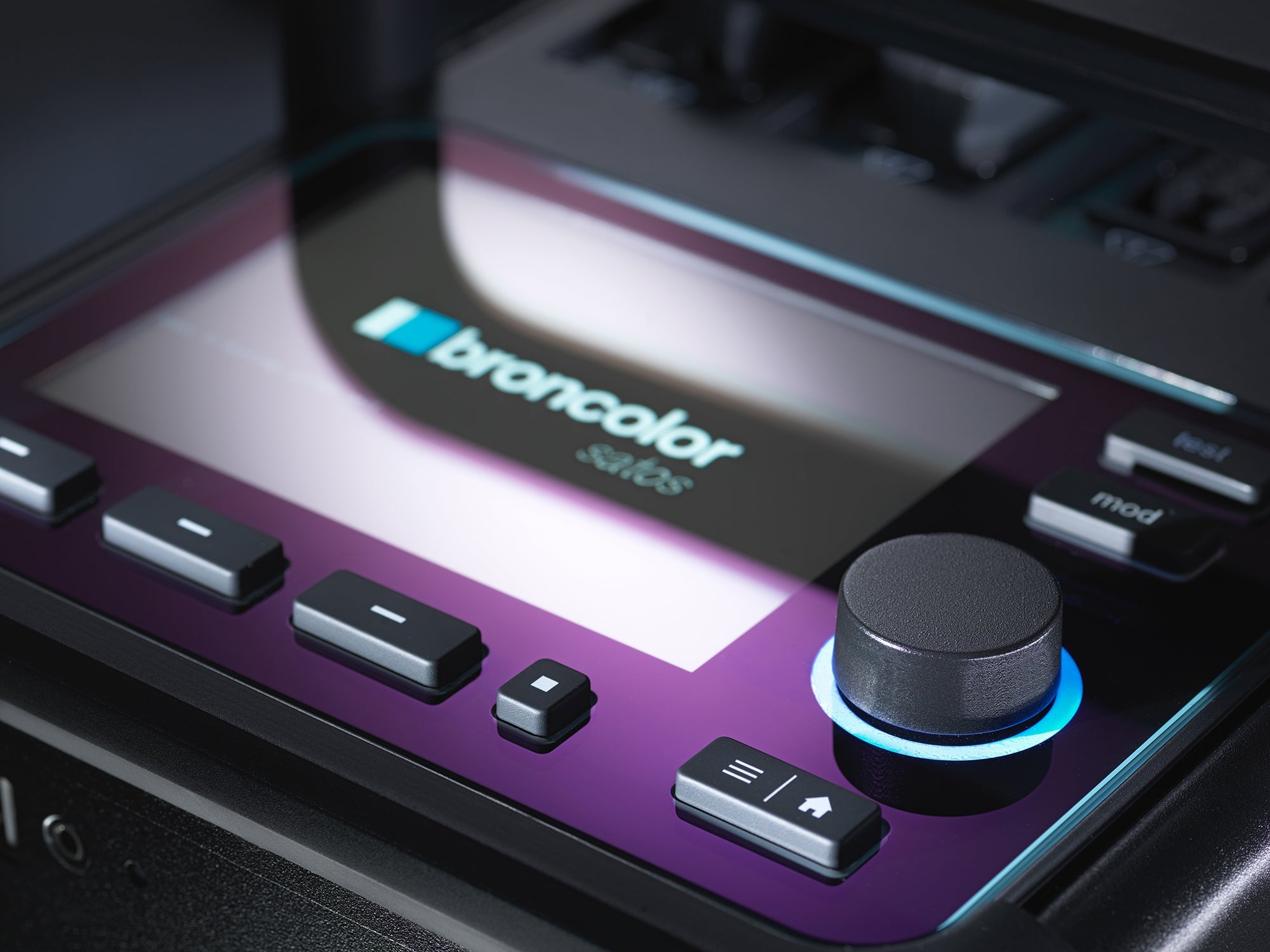 Detail Image of Broncolor Satos 3200J - Screen and Button controls.