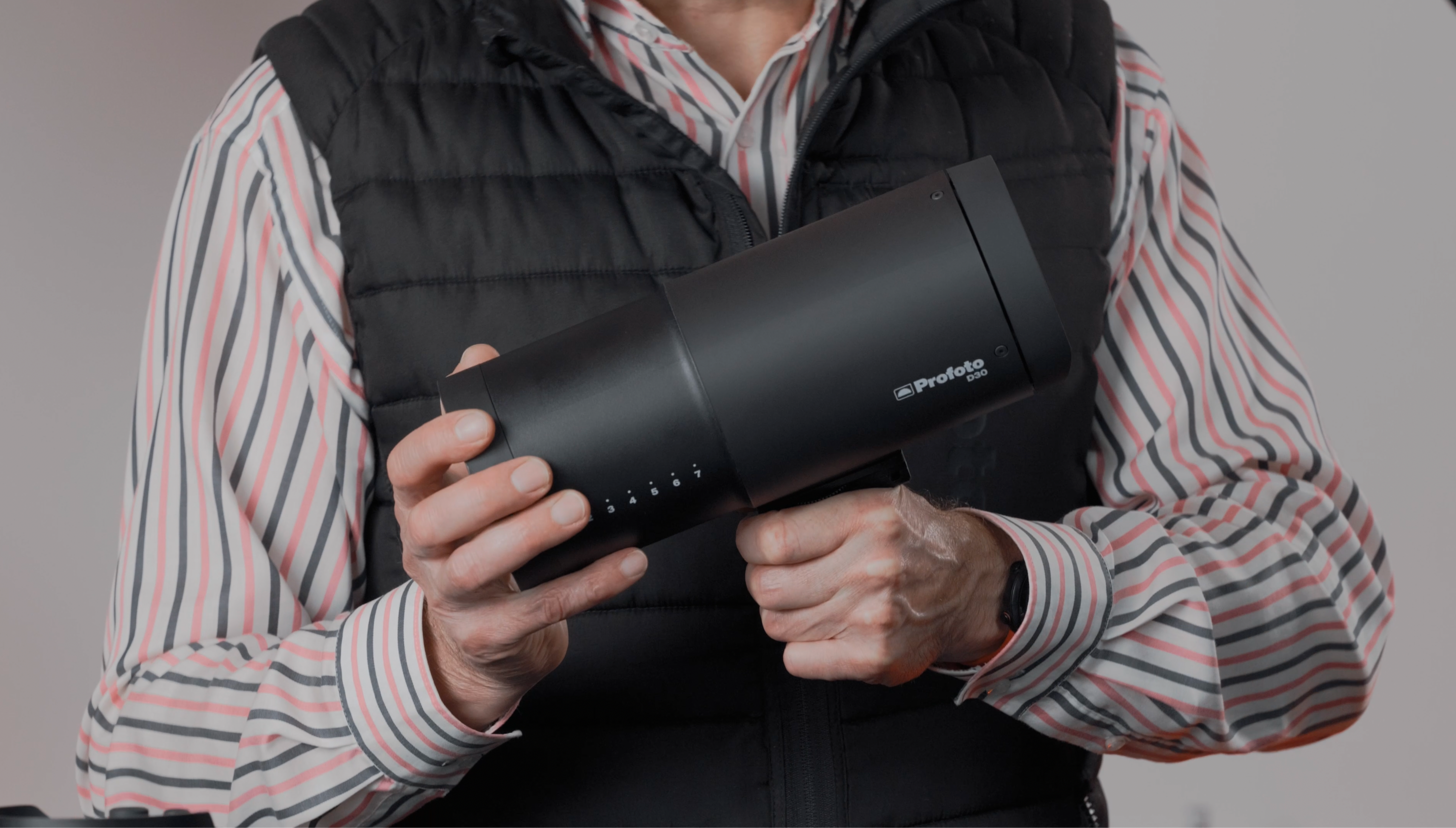 Profoto D30 500w/s monolight video.