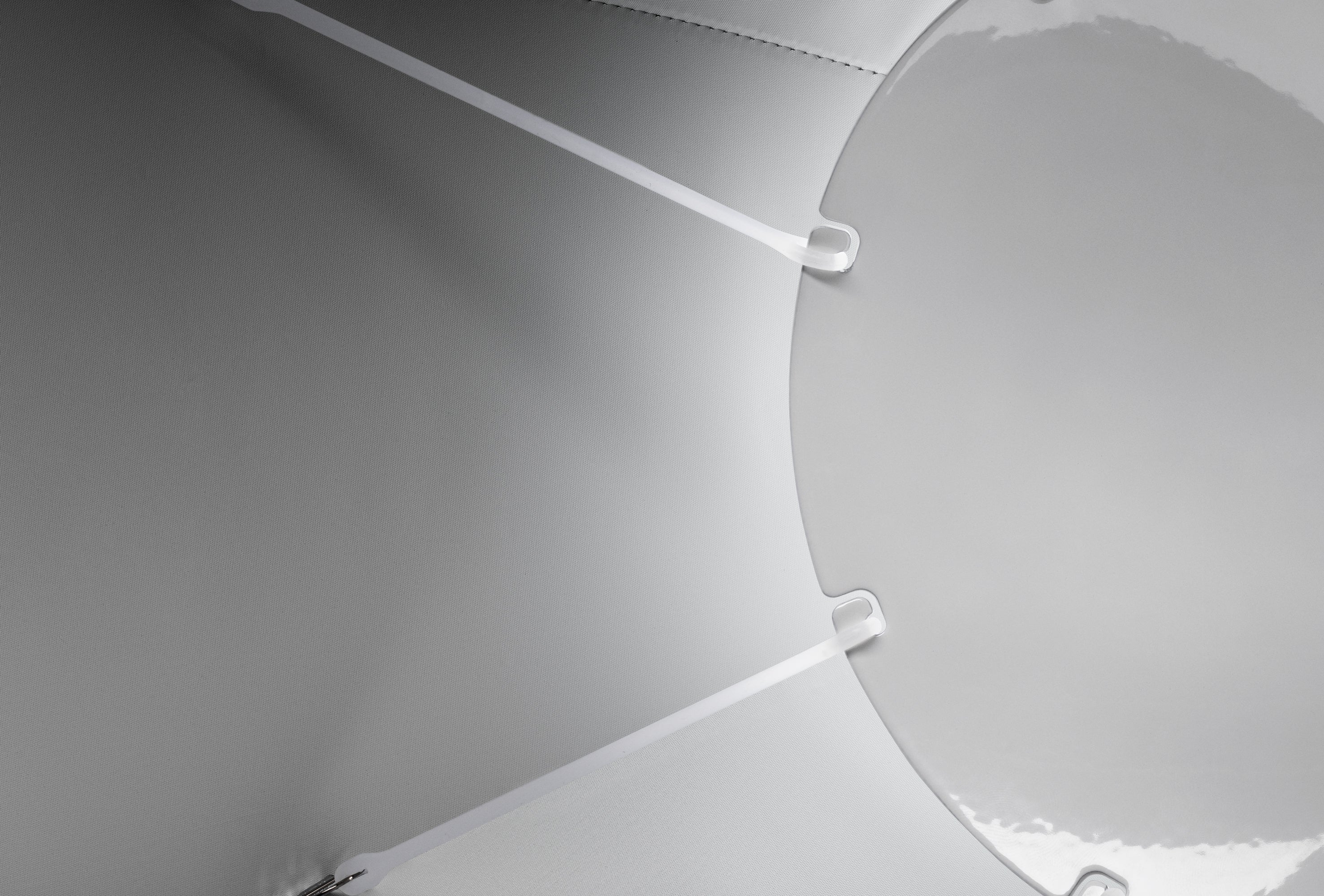 Profoto new foldable collapsabe beauty dish, inside view.