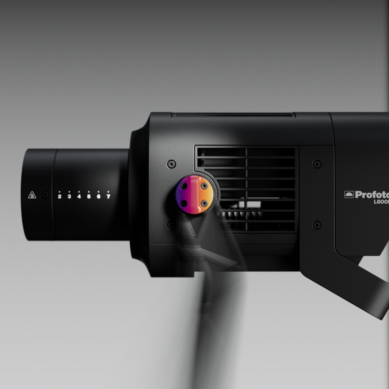 Side view of a Profoto L600D