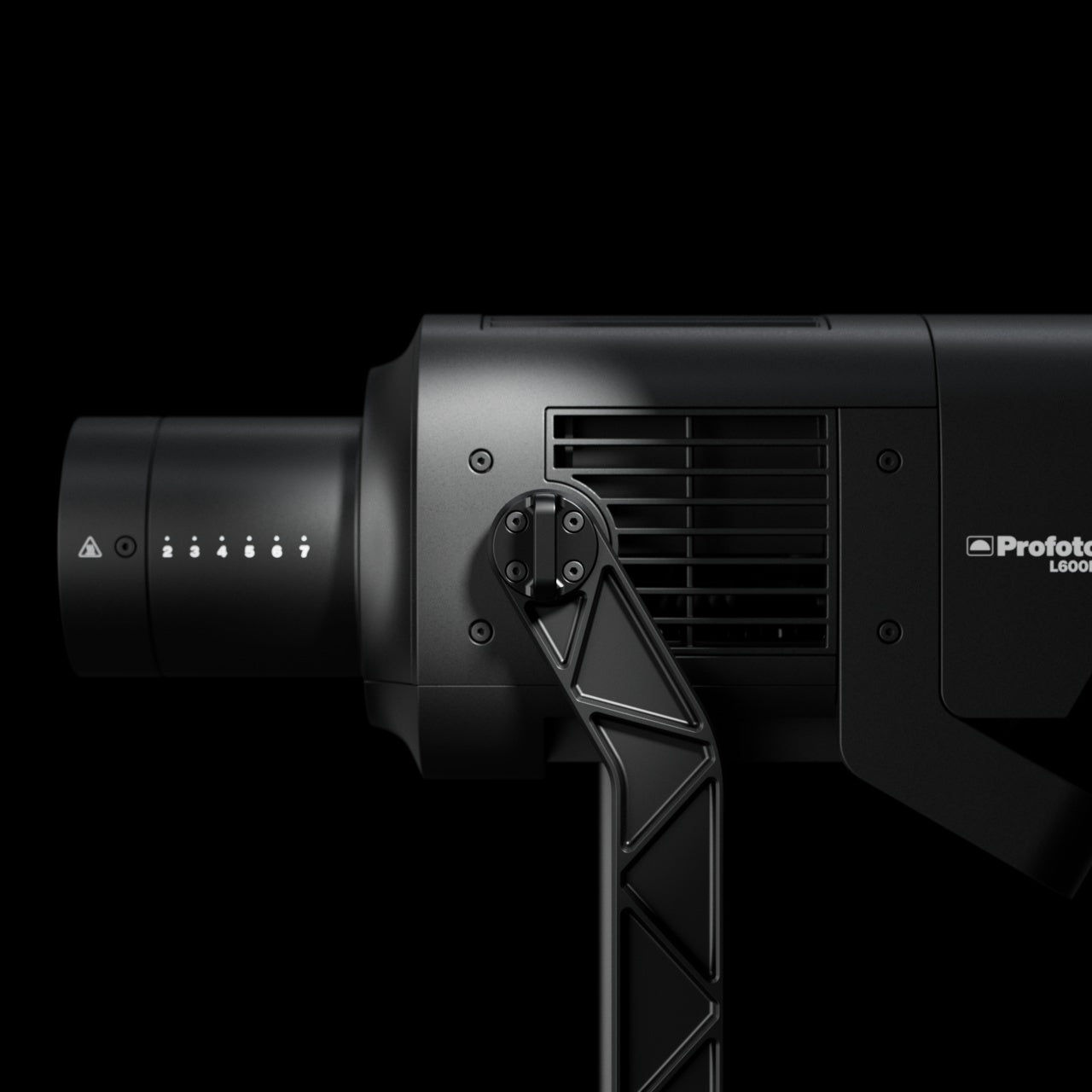 Side view of Profoto L600C.