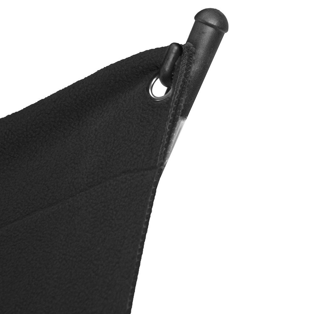 Detail of the fabric of this item held in place by the plastic clip.