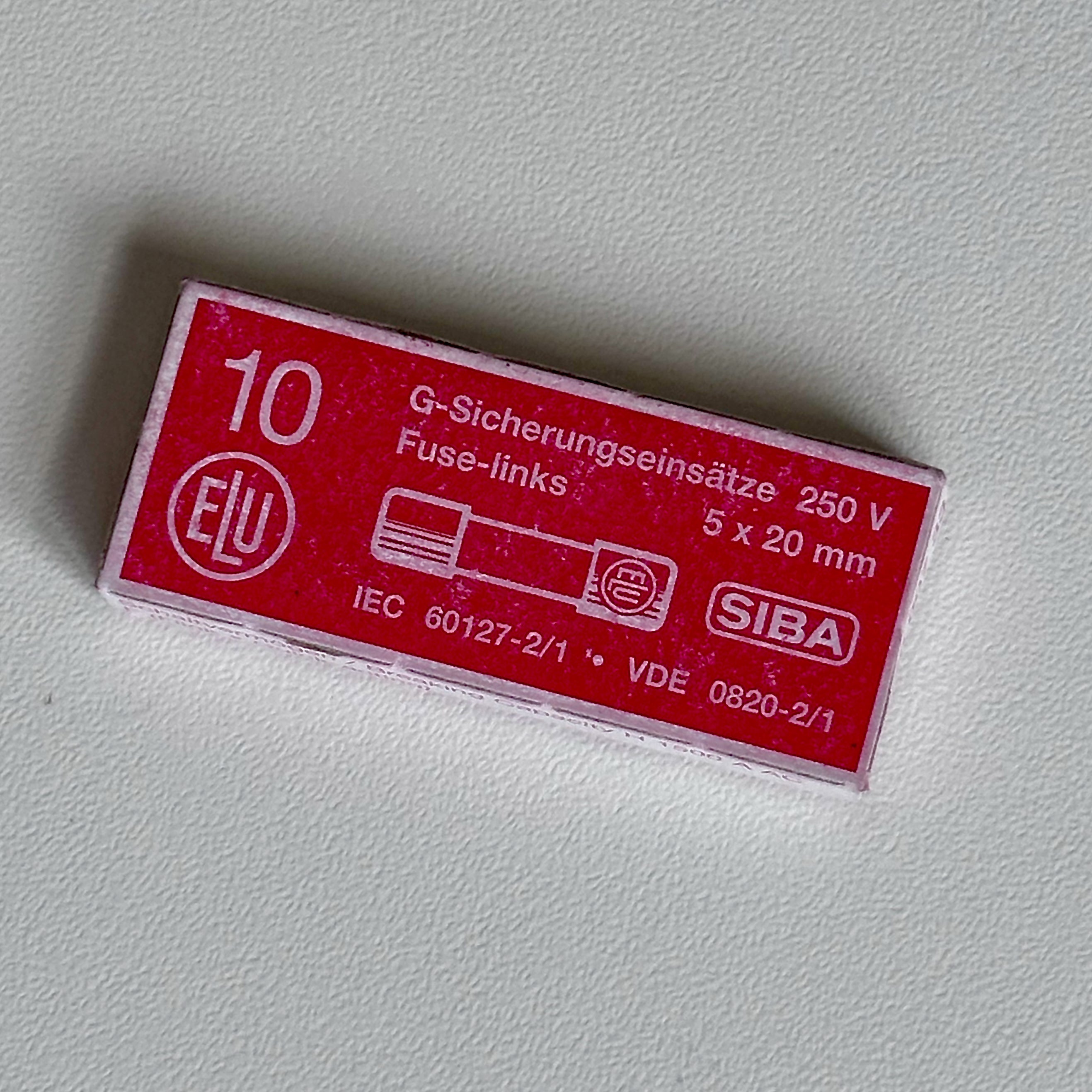 The Siba 3.5 AF 5x20mm Fuse for Broncolor Siros are sold by us in packs of ten.