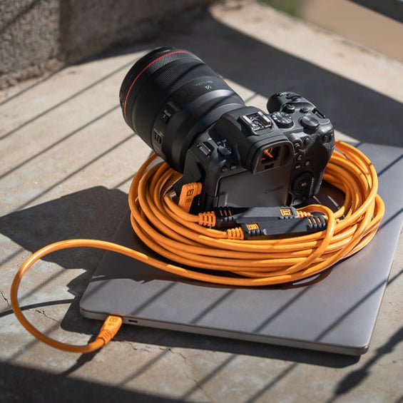 Tether Tools Tether Pro 31' (9.4m), USB-C to USB-C, Straight to Right, High Visibility Orange