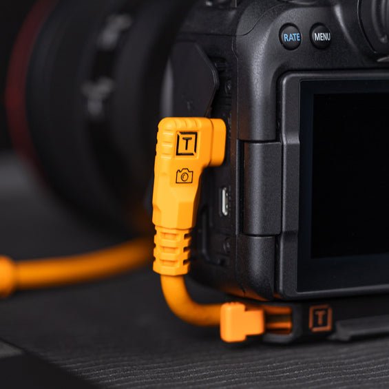 Tether Tools Tether Pro 31' (9.4m), USB-C to USB-C, Straight to Right, High Visibility Orange