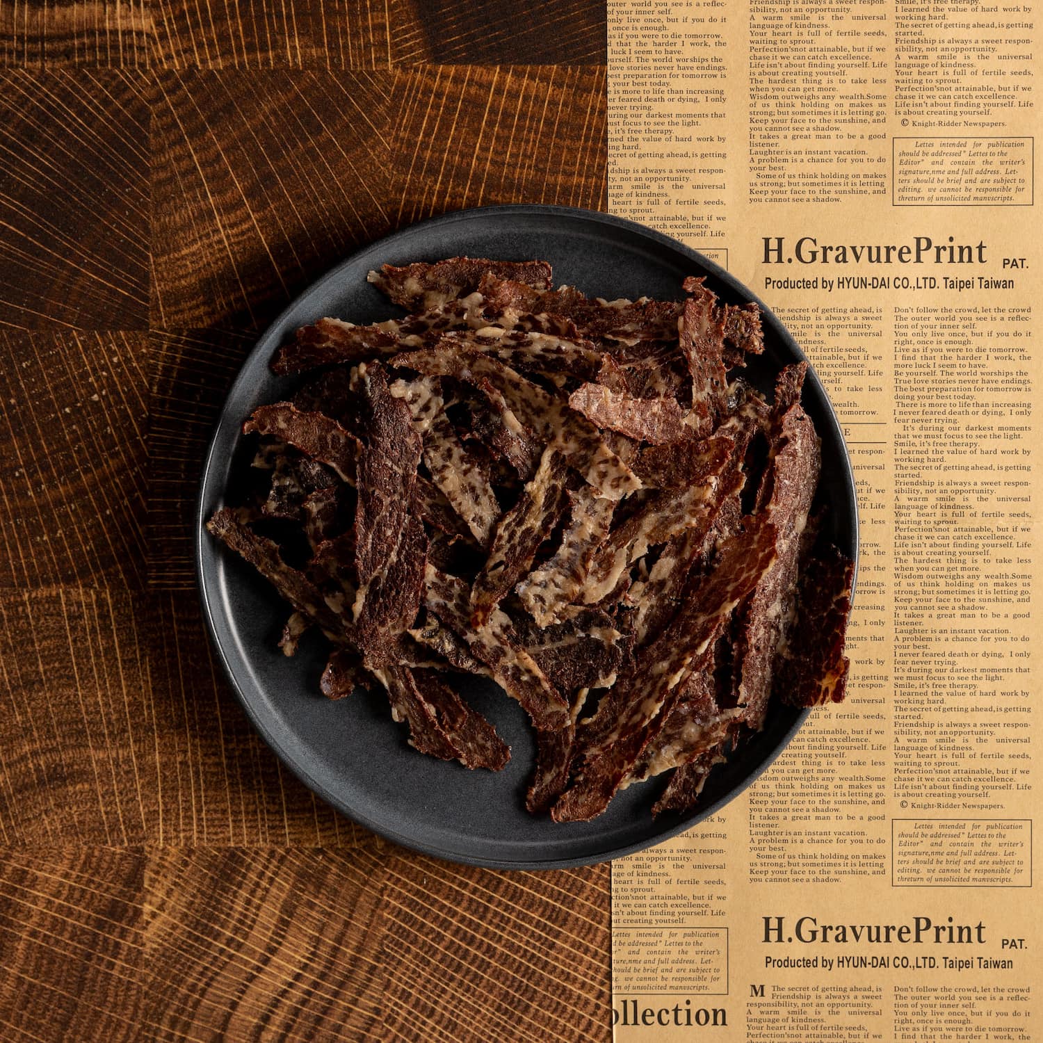 Food of a similar colour to the background showcasing the V-Flat Duo Board.