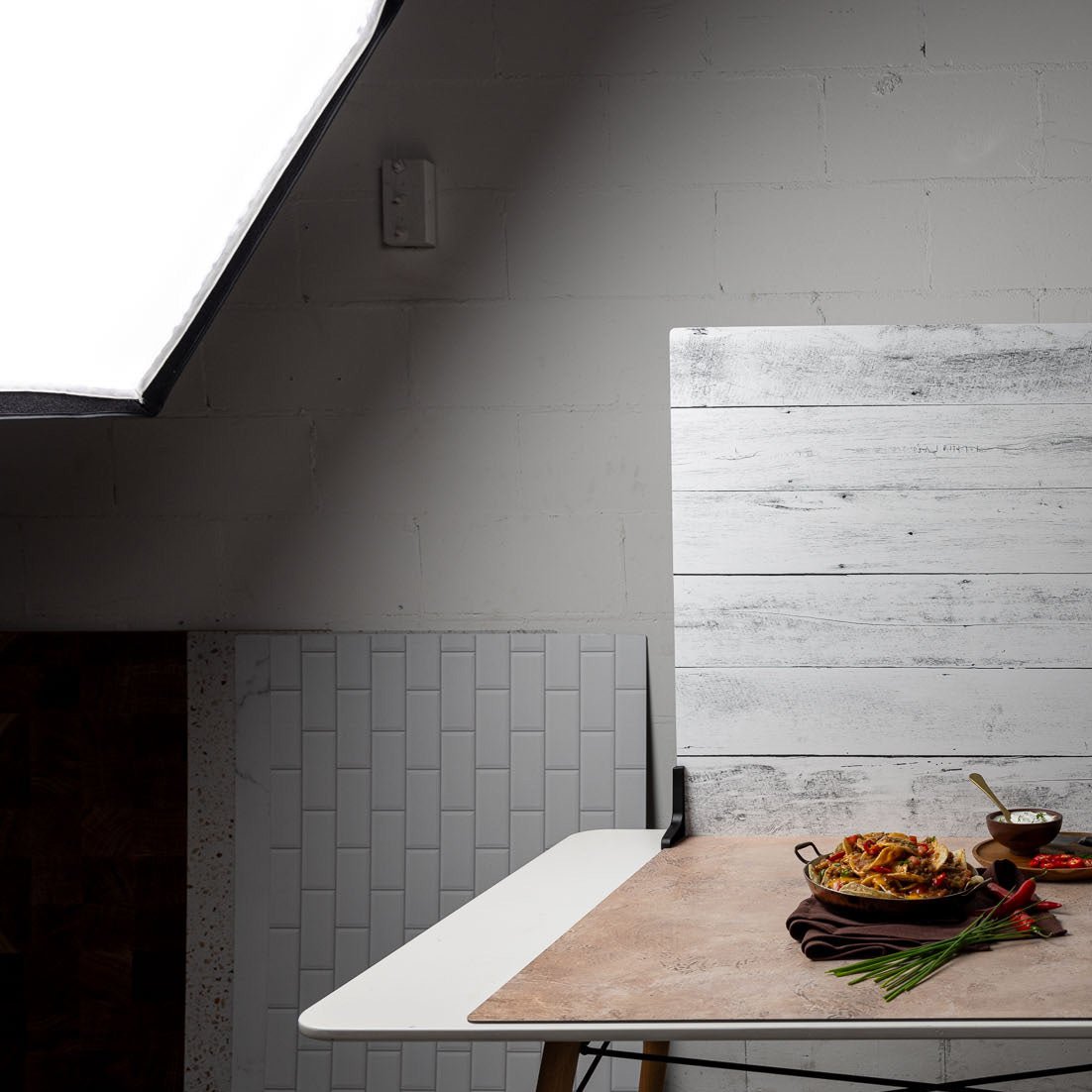 A studio environment depicted using the V-Flat Dark Roast/Moroccan Mud Duo Board.