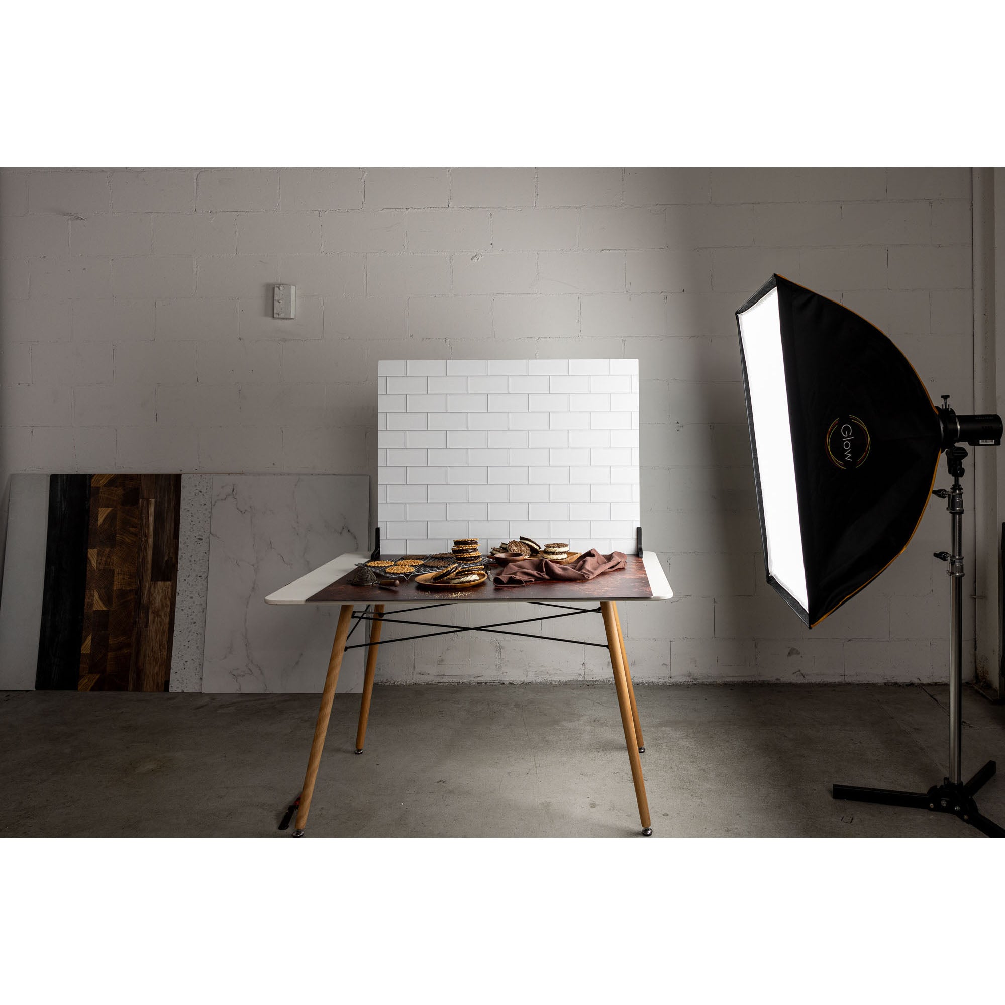 A V-Flat Dark Roast/Moroccan Mud - XL Duo Board being used alongside a softbox.