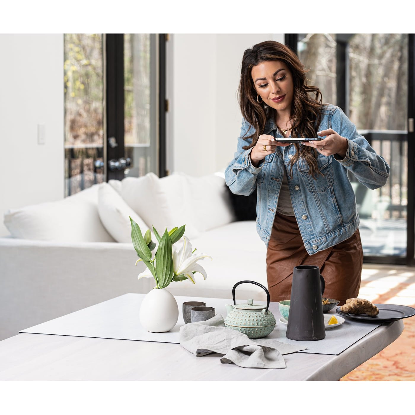 V-Flat Linen White/Linen Cream - XL Duo Board being used in a living environment.