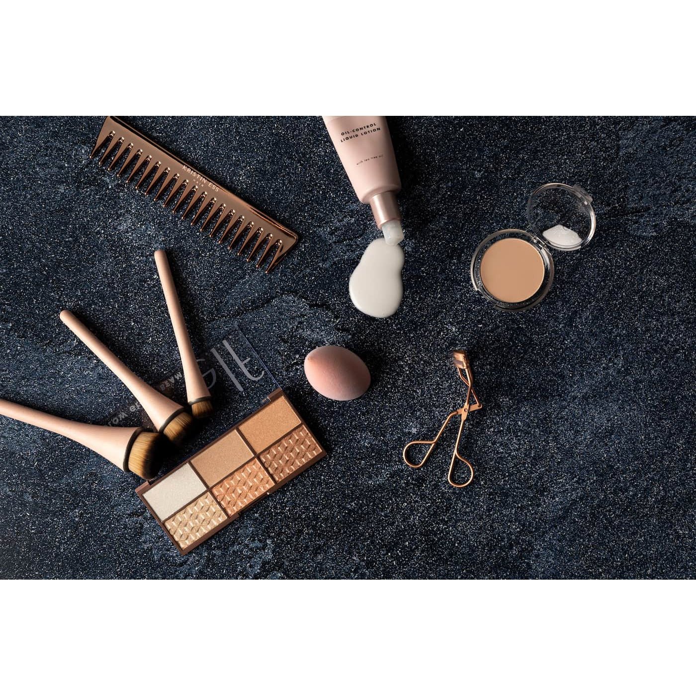 V-Flat Ocean Slate/Black Slate - XL Duo Board photographing makeup products.