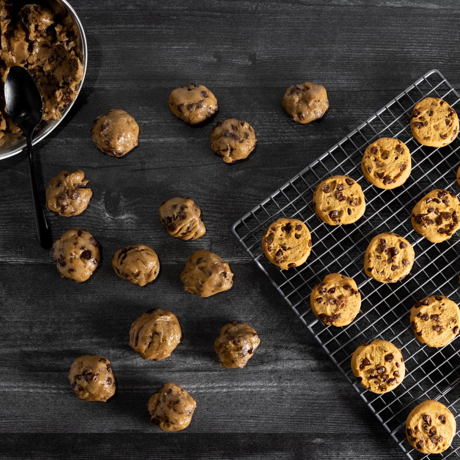 Chocolate chip cookie dough shown on a V-Flat Vintage Oak/Ink Hardwood - XL Duo Board.