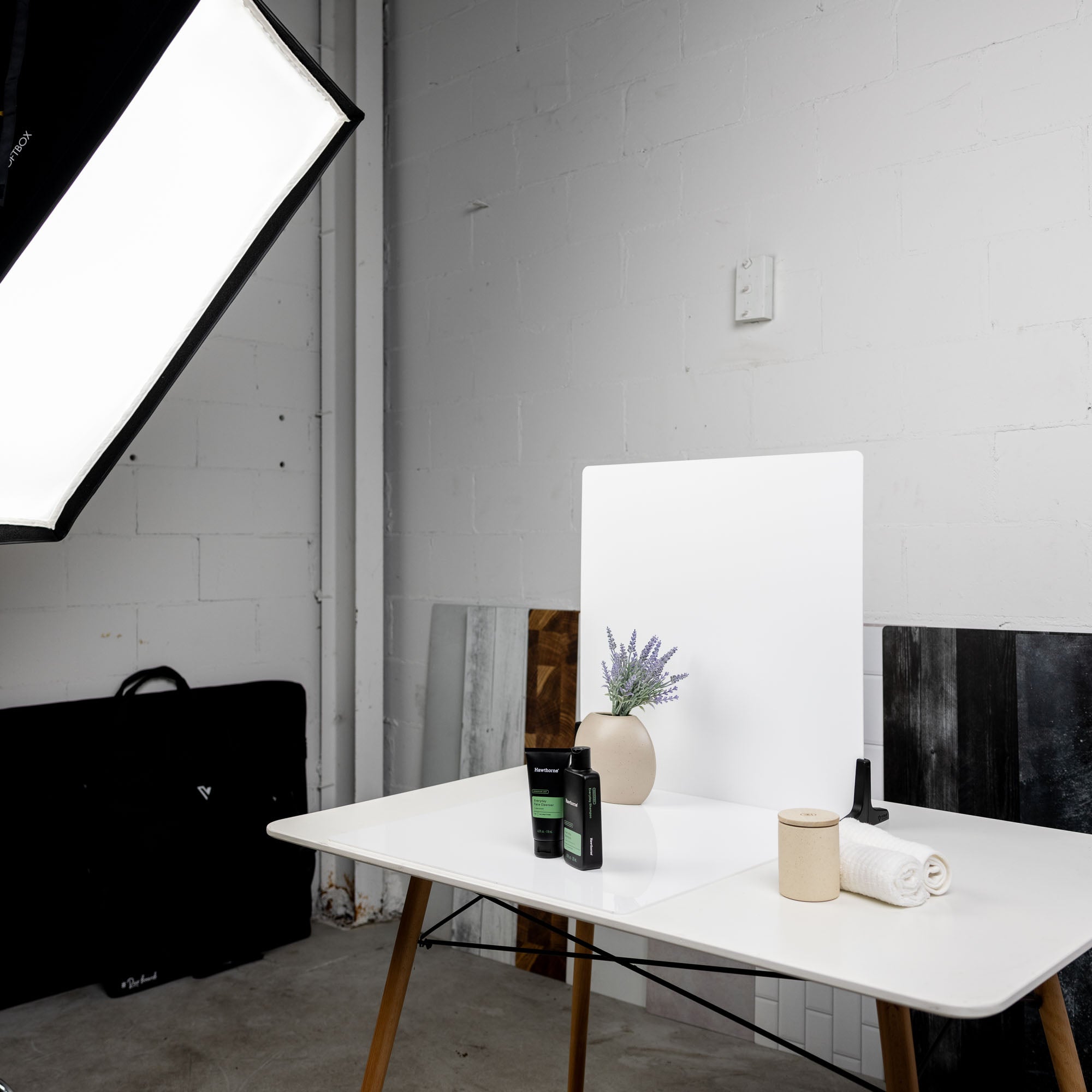 A studio environment using the V-Flat White Gloss/White Matte Duo Board.