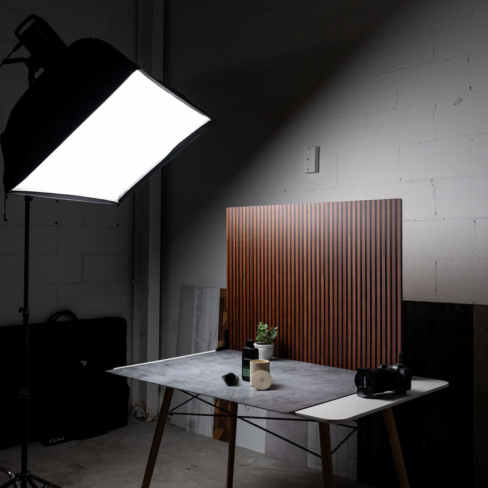 A studio setup for V-Flat Wood Slats Light/Wood Slats Dark - XL Duo Board.