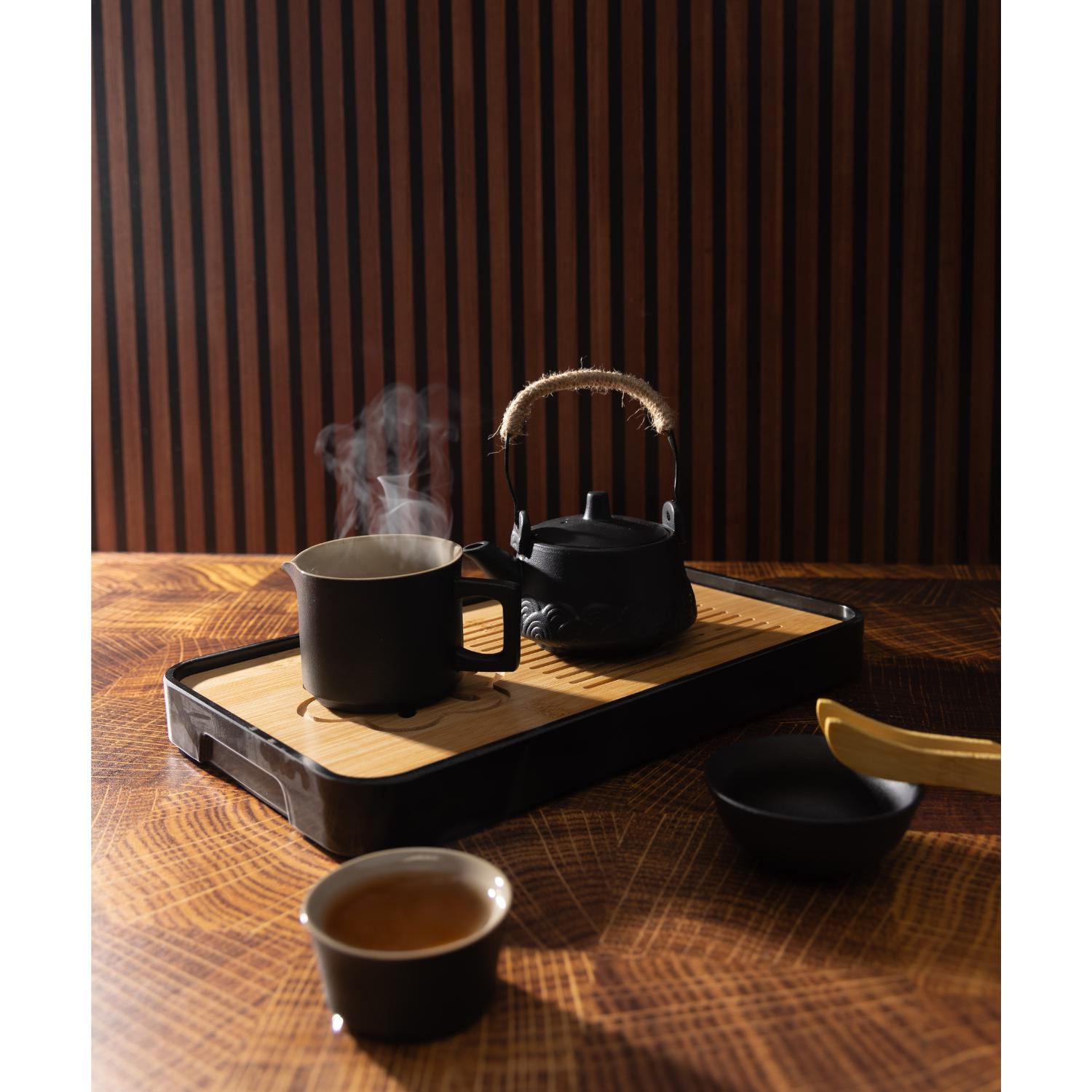 V-Flat Wood Slats Light/Wood Slats Dark - XL Duo Board being used photographing a teapot.