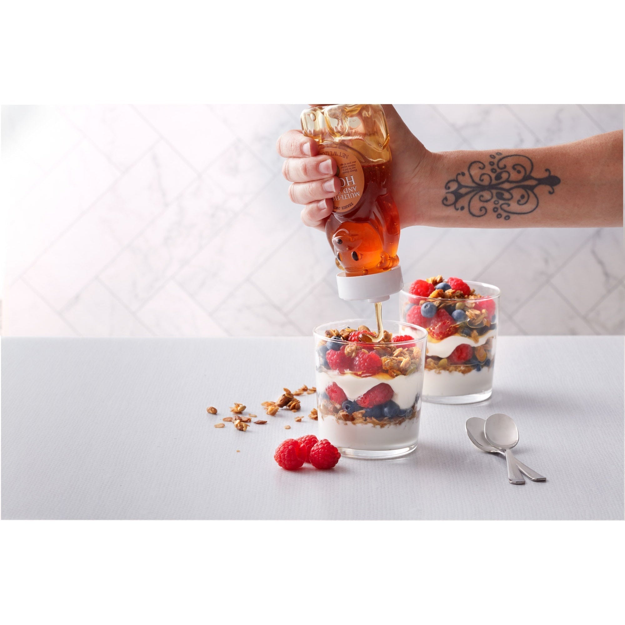 Zigzag Marble White/Zigzag Marble Black - XL.