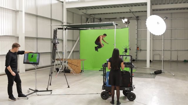 Video description for the Manfrotto Chromakey Blue Background.