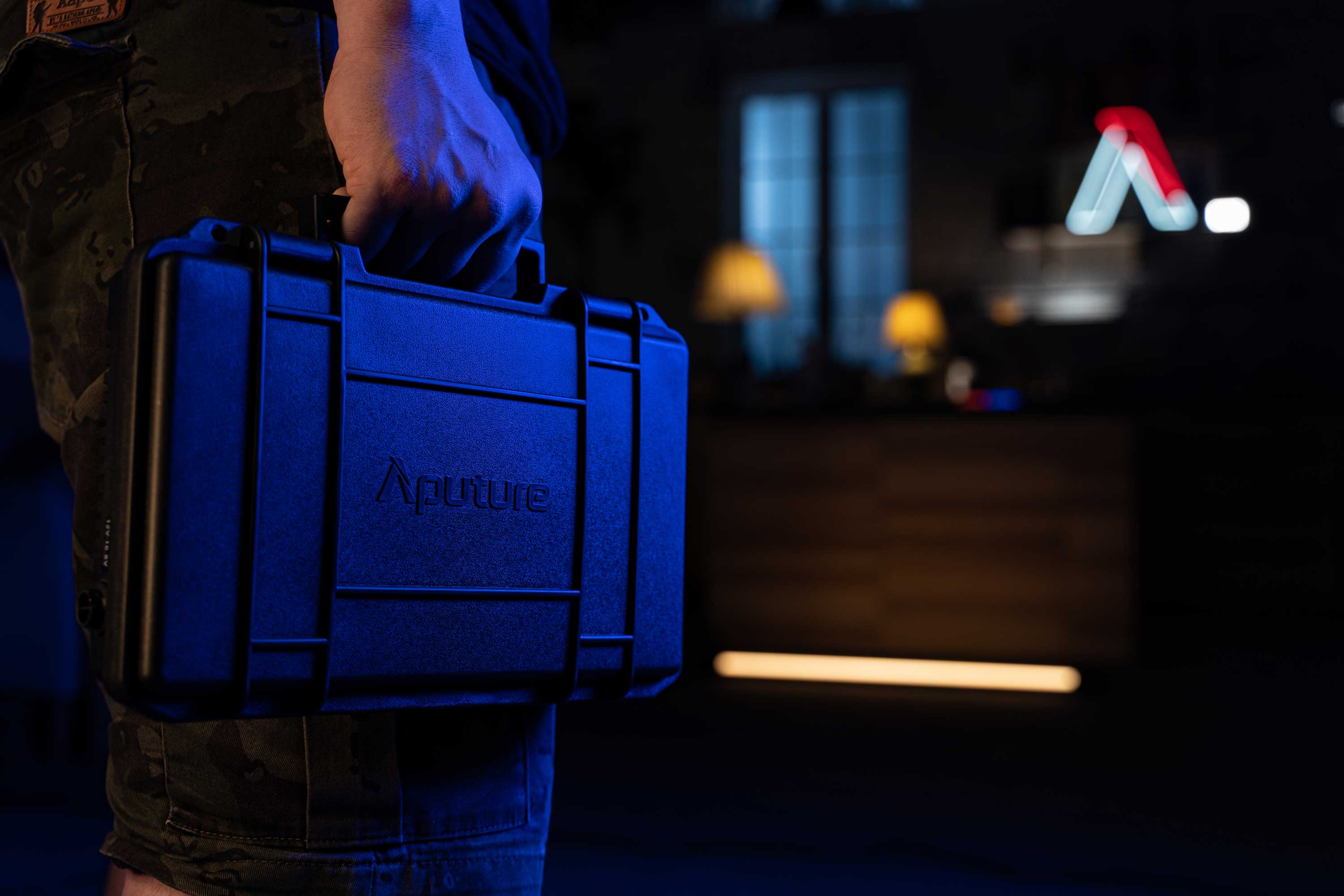 Aputure MC 4-Light Travel Kit (UK Version) (OPEN BOX).