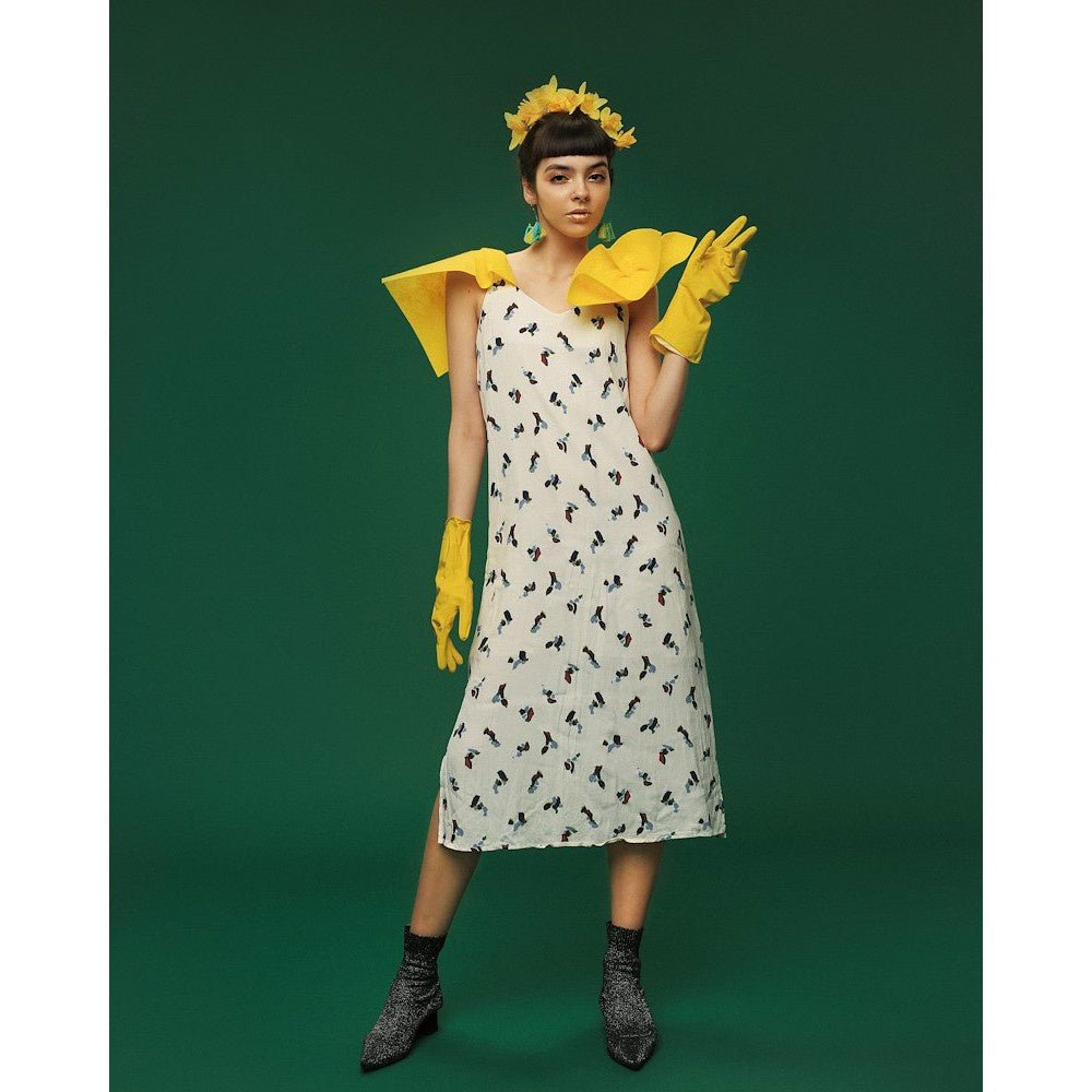 Colorama 2.72m Spruce Green Background Paper utilised with a female model.