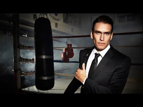 Video showcasing the Profoto Magnum Reflector.  A hard reflector that offers power and finesse