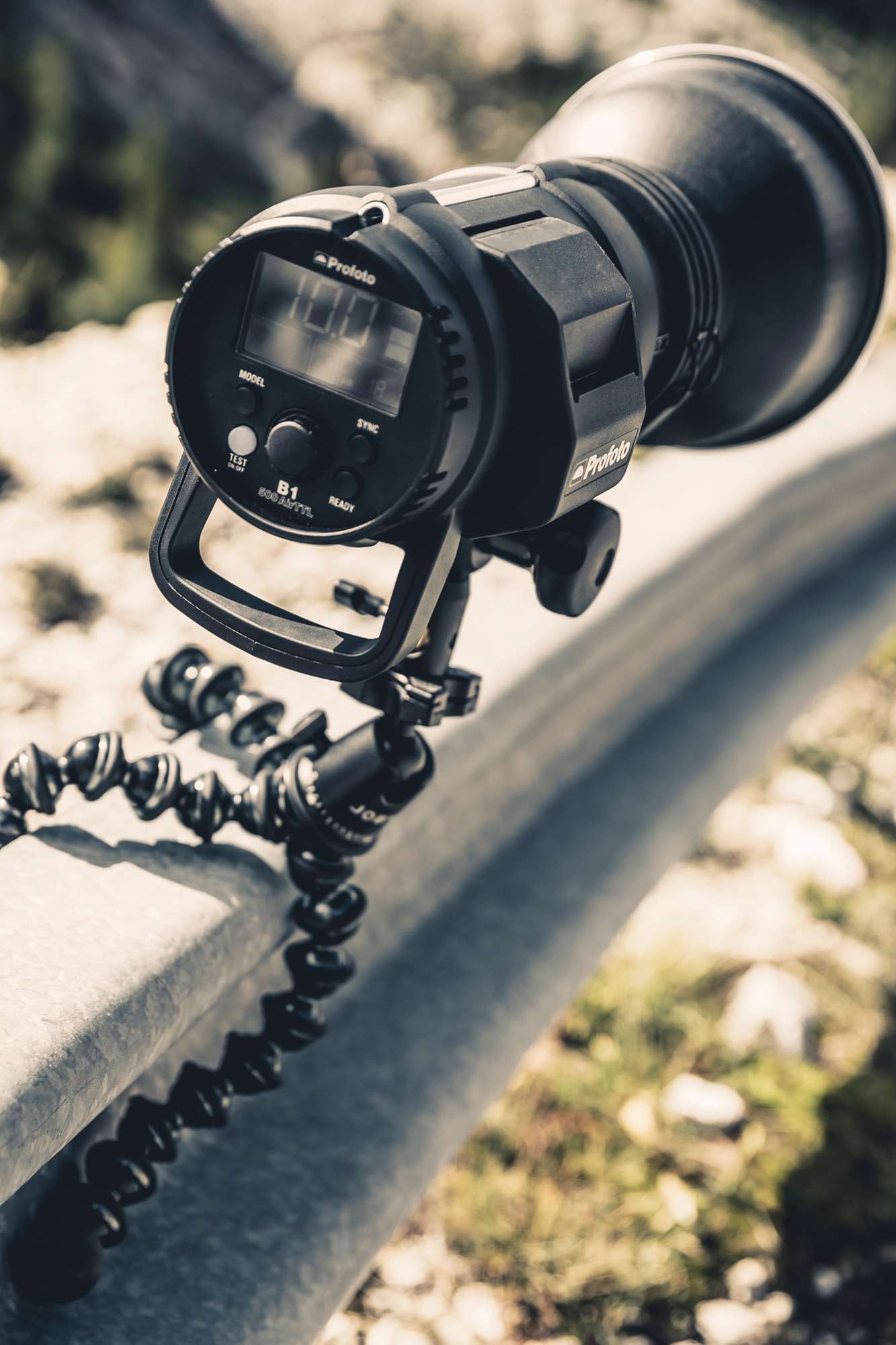 Profoto B1 shown with Profoto B1X & B1 Li-Ion Battery MkII attached.