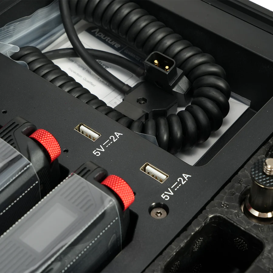 Detail view of the MC Pro 8 kit charging case.