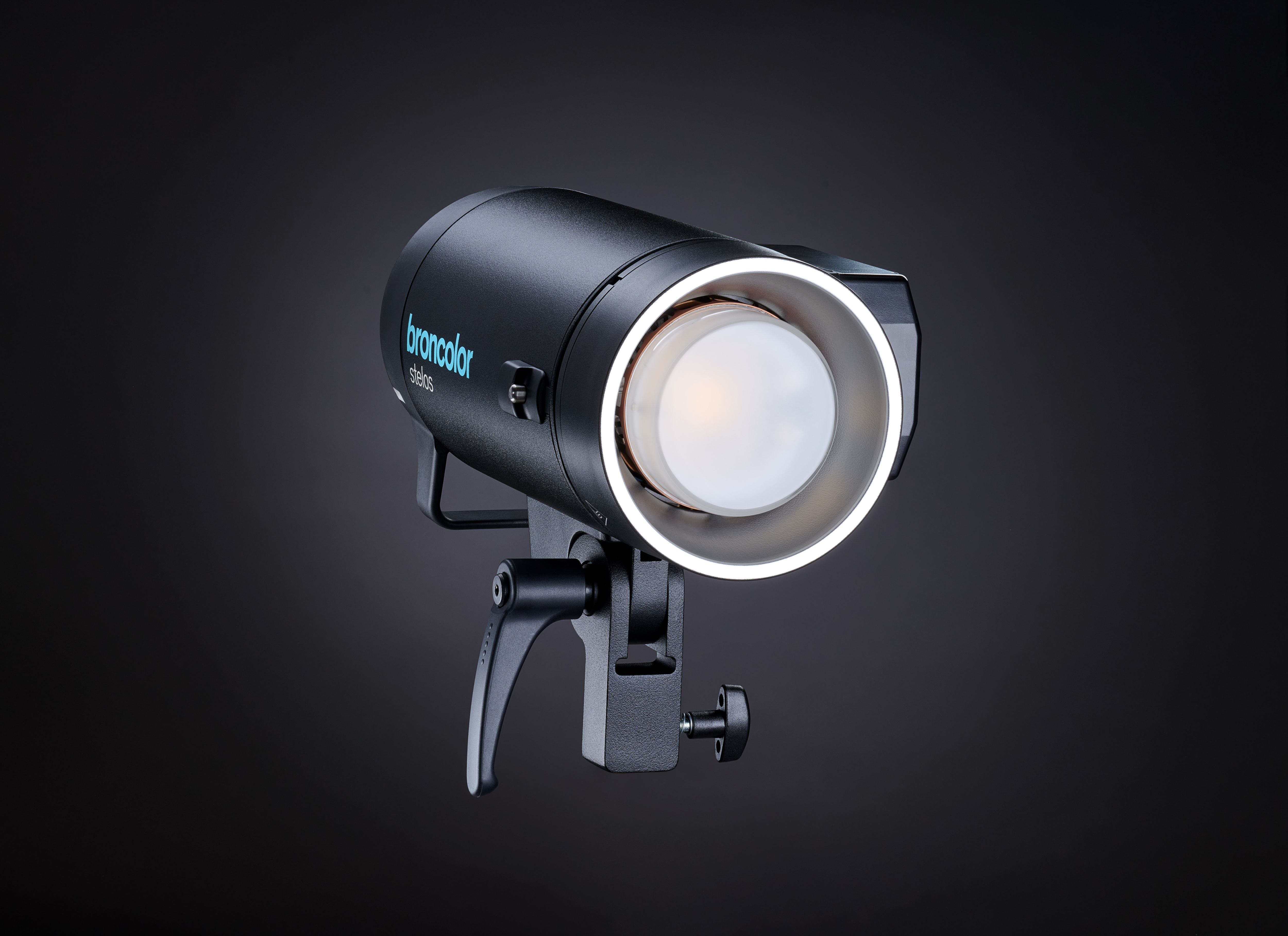 Front 3/4 view of Broncolor Stelos 800 L Monolight on a black background.