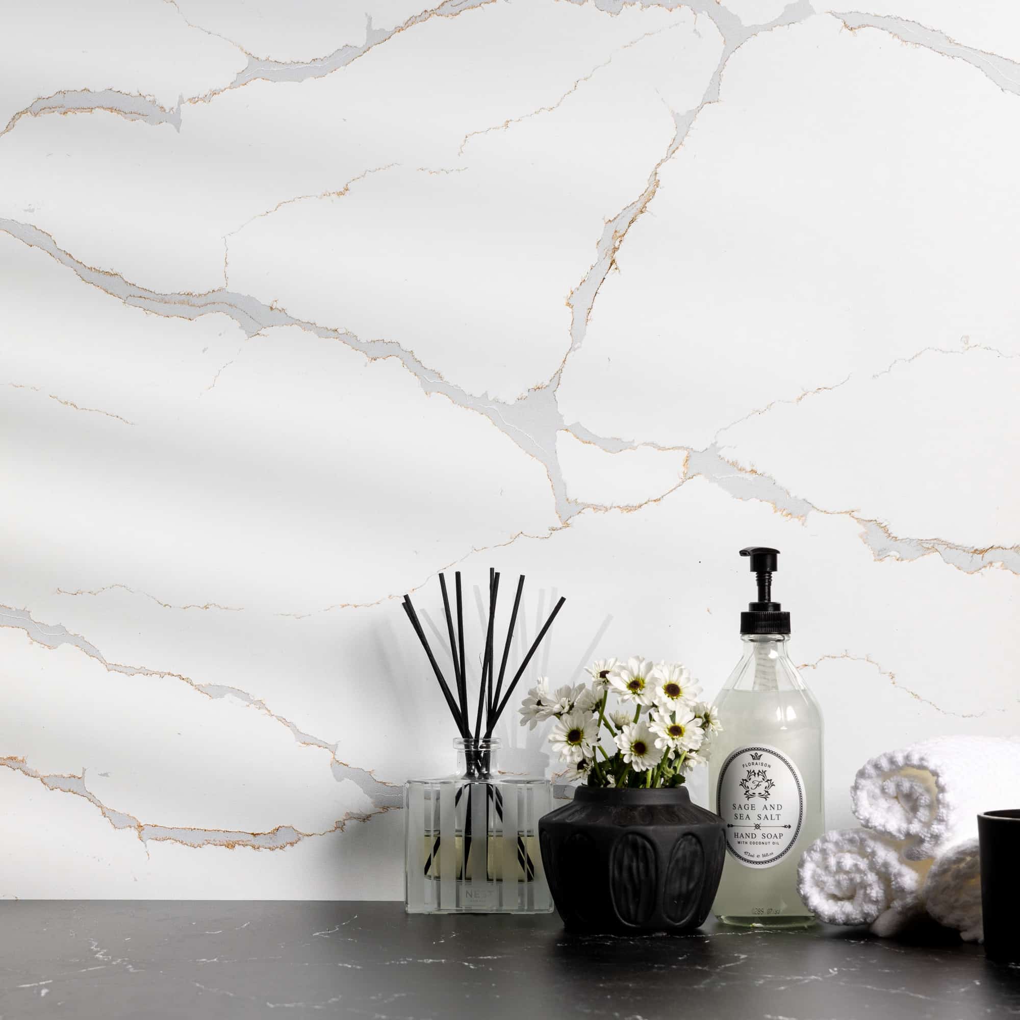 V-Flat Carrara Blue/Calacatta Gold Duo Board.