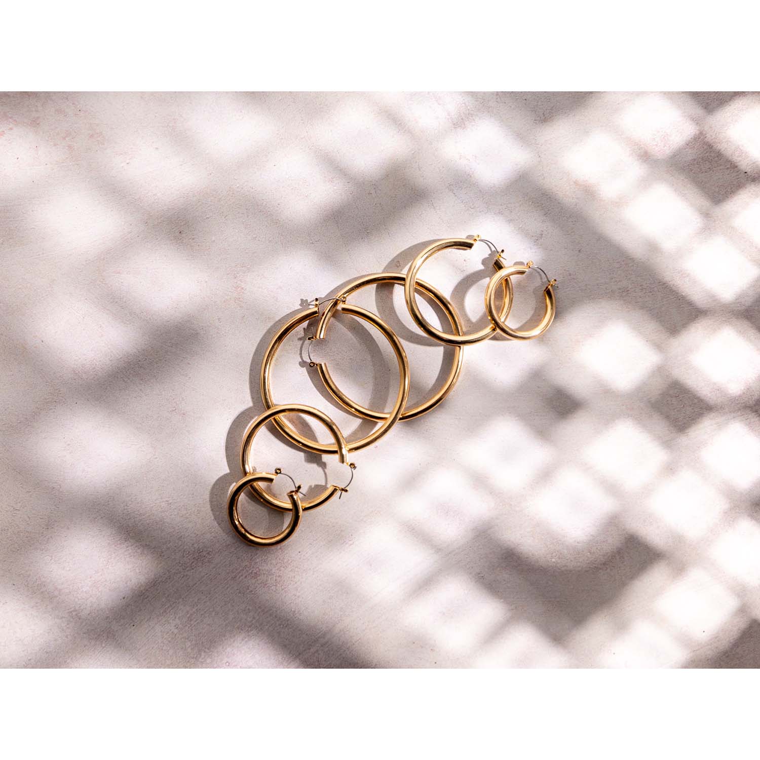 Final outcome using the V-Flat 'Scattered Diamonds' Shadow Board to dictate light.