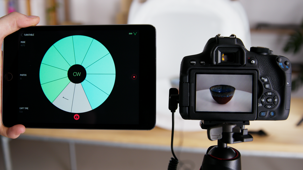 Manfrotto Syrp Product Turntable being used for a photo shoot