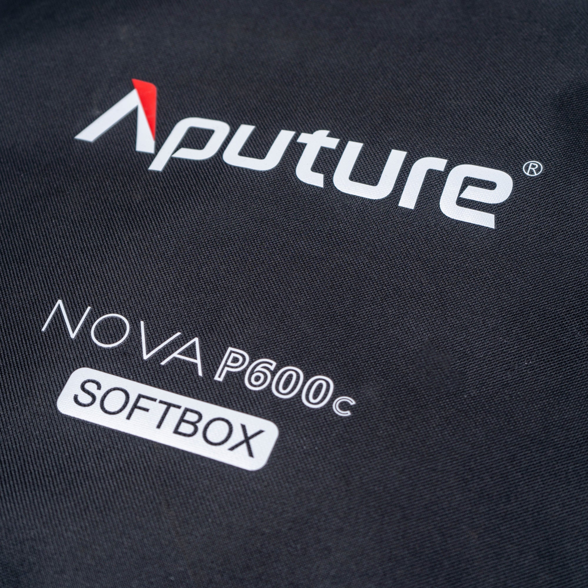 Aputure Nova P600c Softbox and Grid